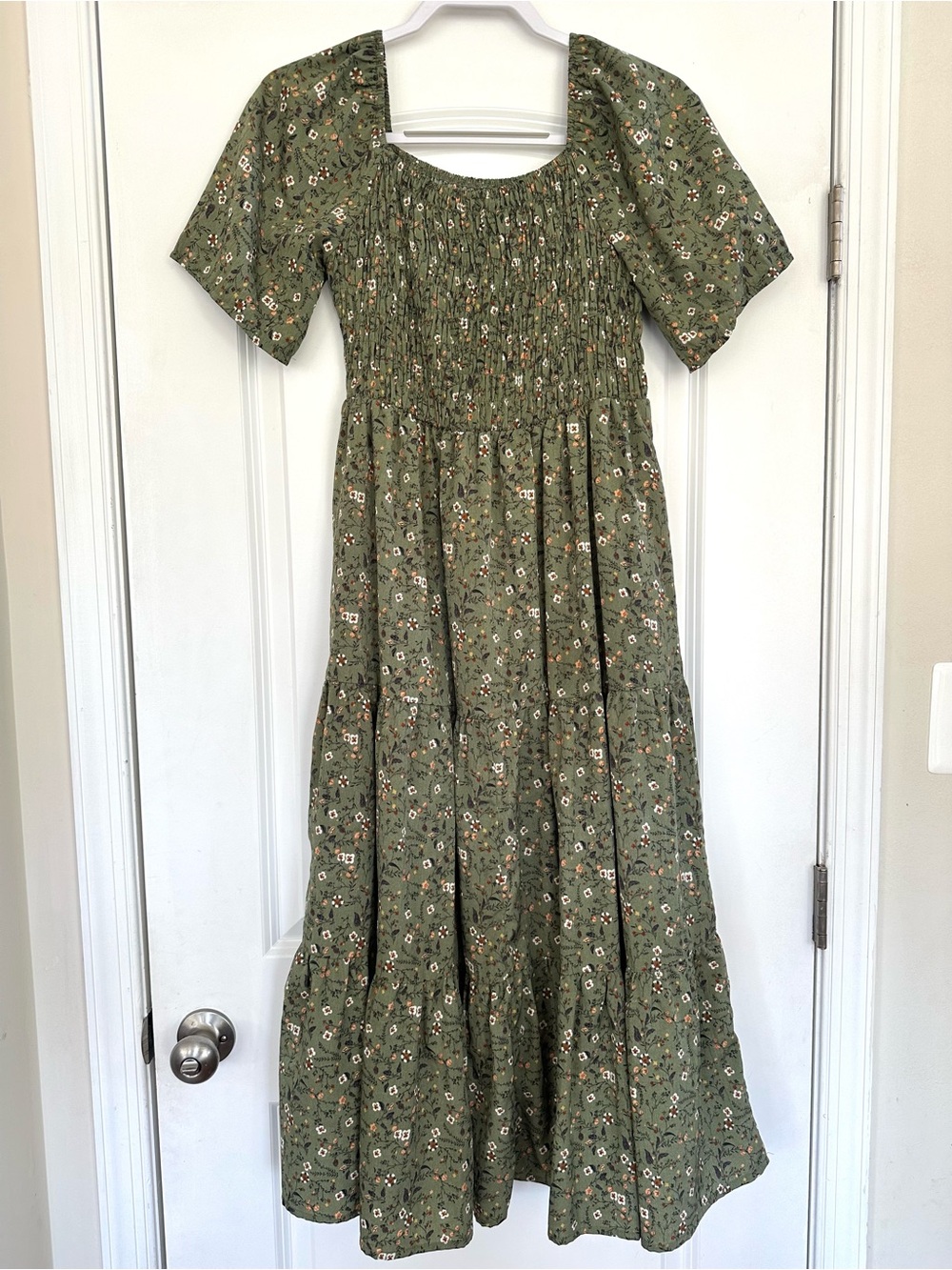Boutique Green Sage Floral Midi Tiered Dress Lined Smocked Small